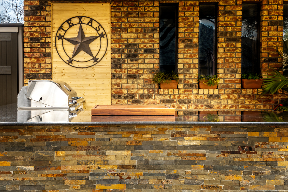 Modernoutdoorkitchenthathasbeenfreshlybuilt | h3 outdoor design & construction | h3 outdoor design & construction Modern Outdoor Kitchen That Has Been Freshly Built